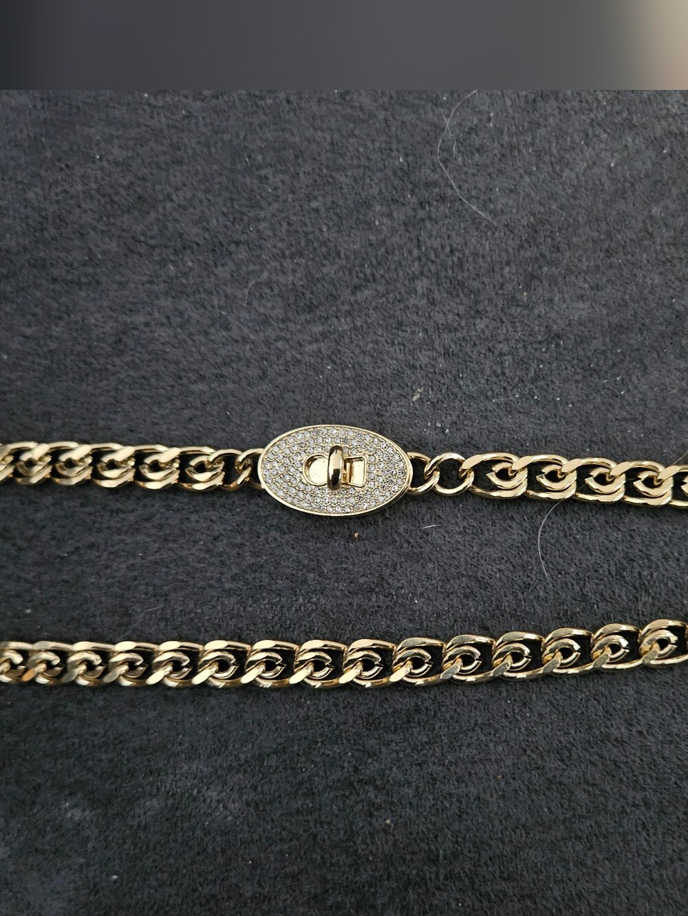Fossil Iconic Glitz  Gold Toned Pave Crystal Turn Lock Chocker Necklace